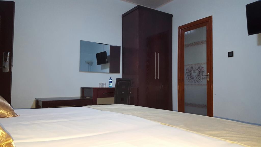 White City Inn 가보로네 외부 사진